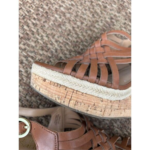 Frank Sarto 'Tammie' Wedges - Picture 6 of 10